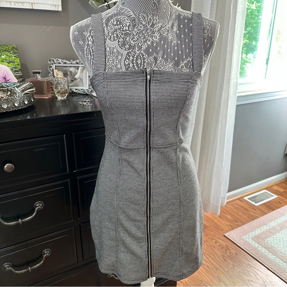 Forever 21 Houndstooth Zip-Front Mini Dress Size M Corporate Siren Collegiate - Picture 2 of 16